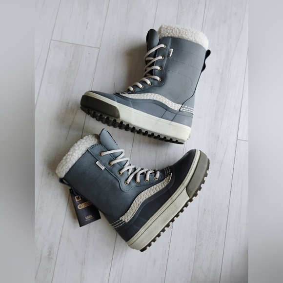 VANS NEW Standard Snow MTE Boots - Picture 4 of 16